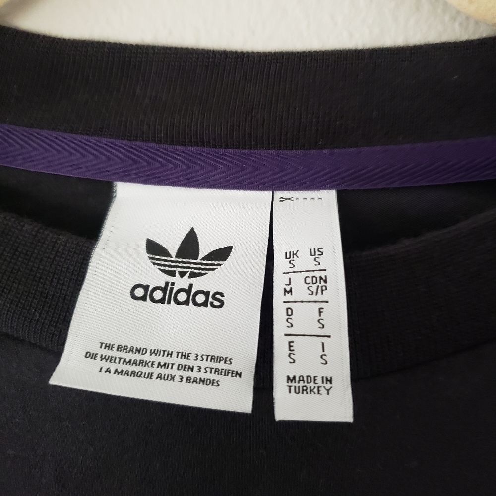 $5 WHEN BUNDLED 🍇 ADIDAS T-Shirt - Picture 5 of 7